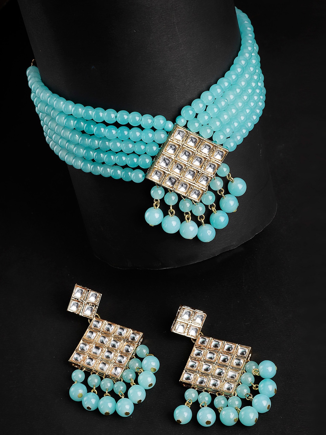 

KARATCART Gold-Plated White & Blue Kundan-Studded & Beaded Jewellery Set