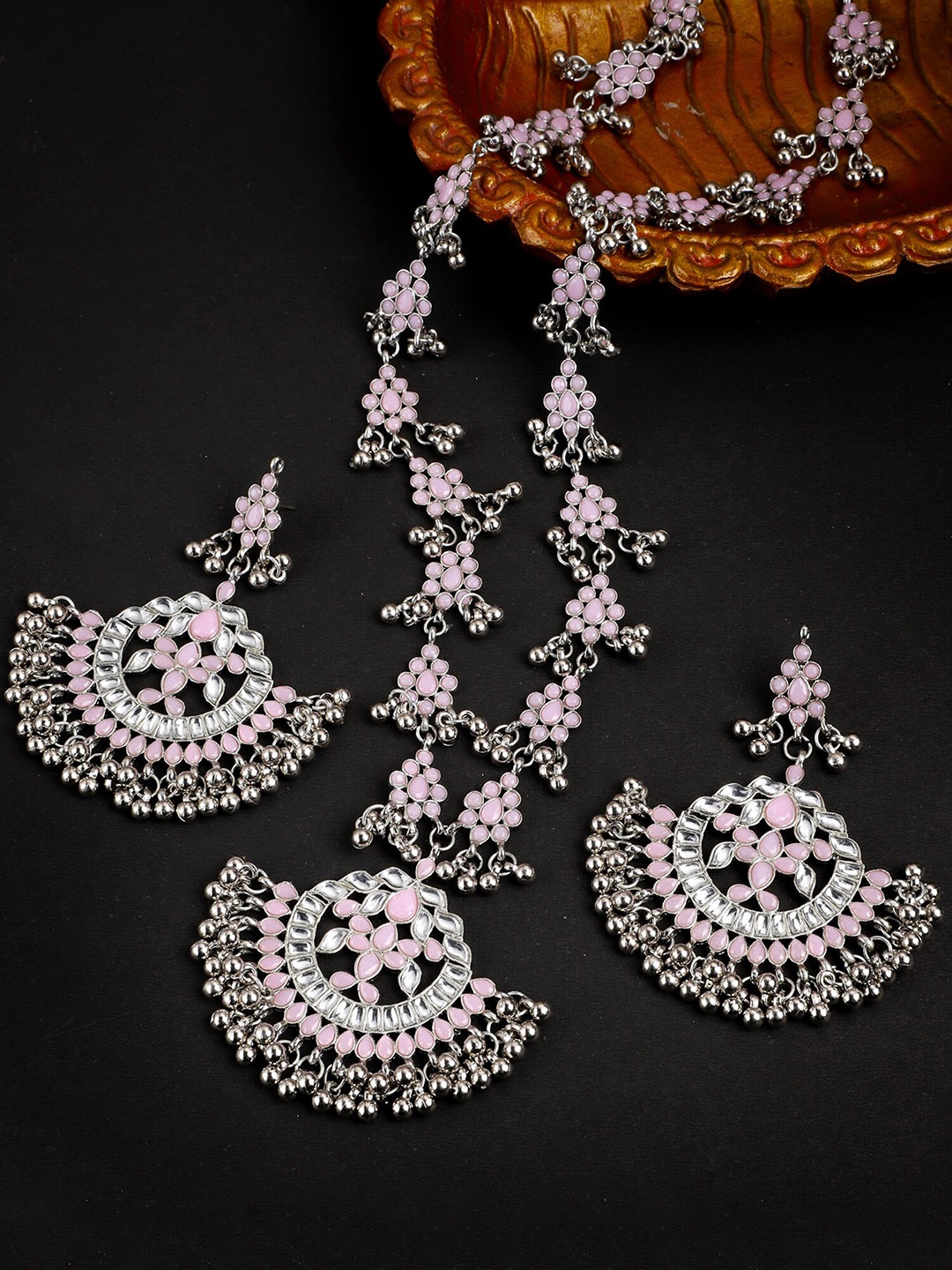 

KARATCART Silver-Toned & Pink Oxidised Necklace Set