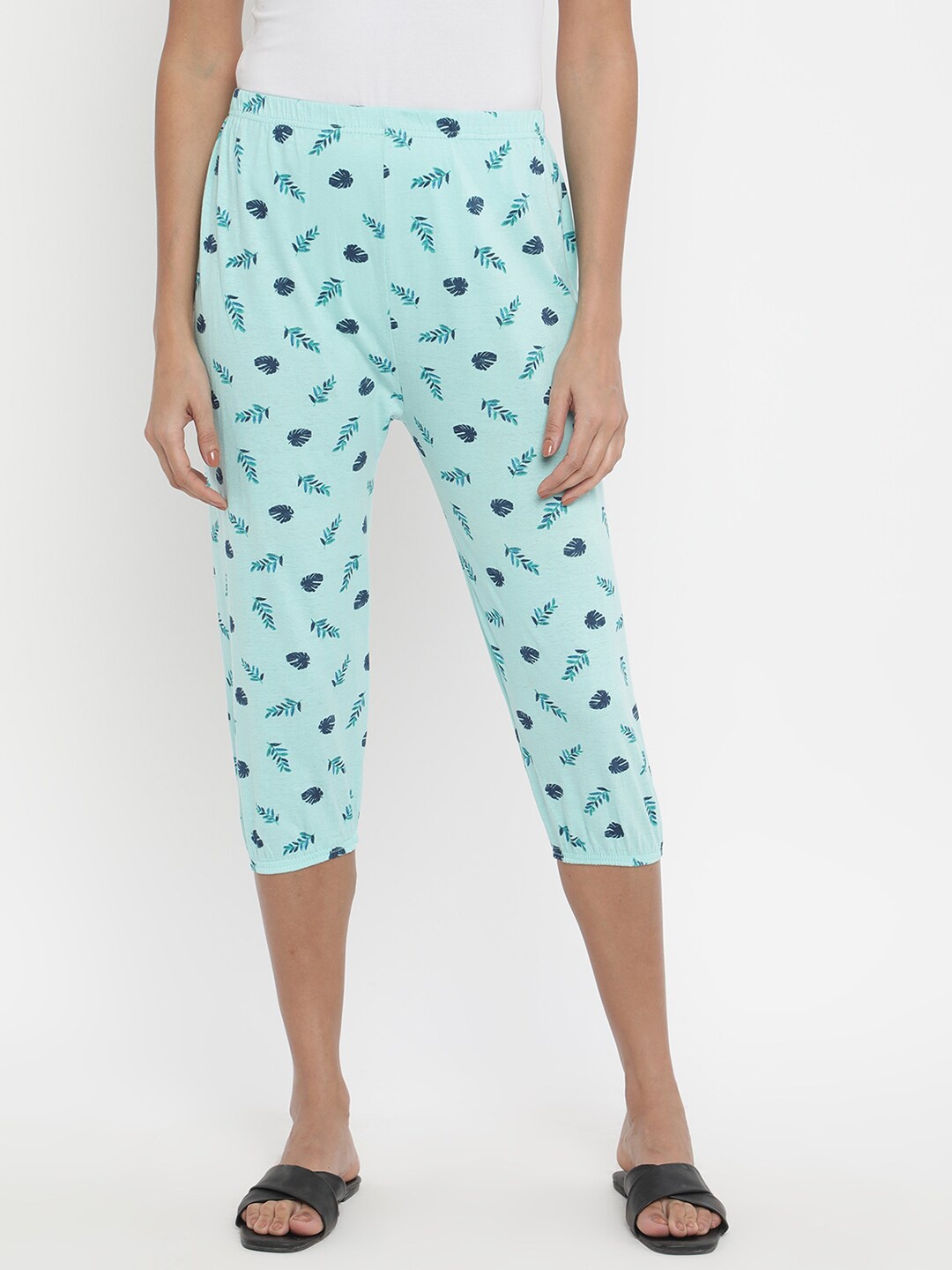 

V2 Value & Variety Women Green Printed Capris