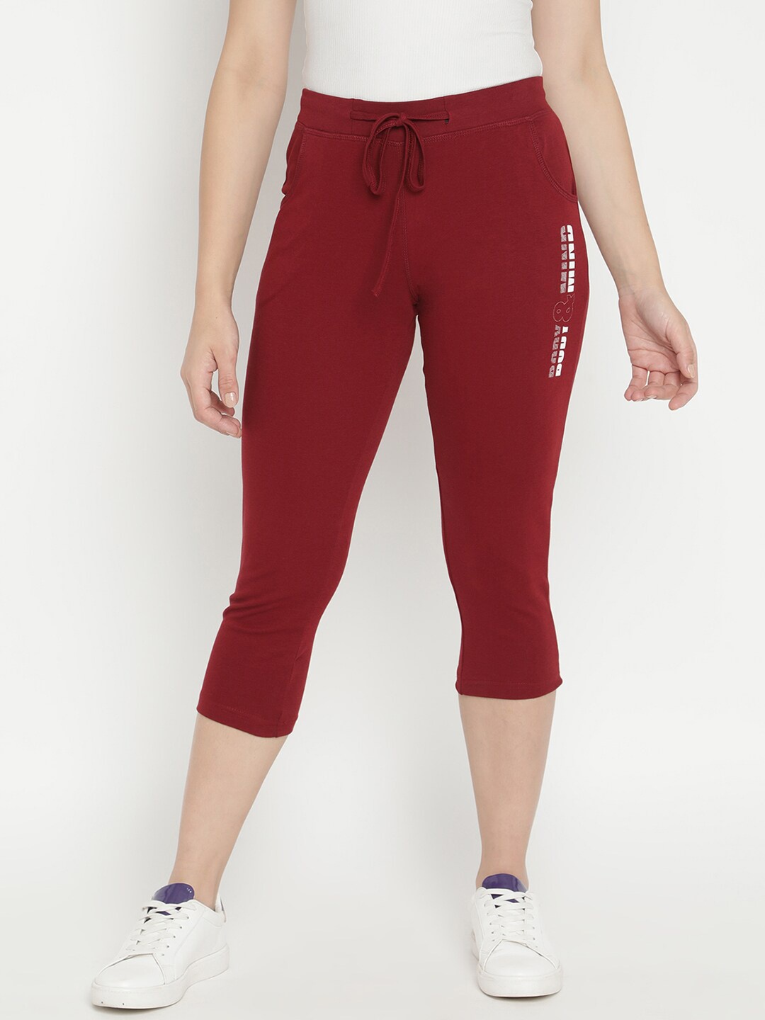 

V2 Value & Variety Women Maroon Solid Capri Track Pants