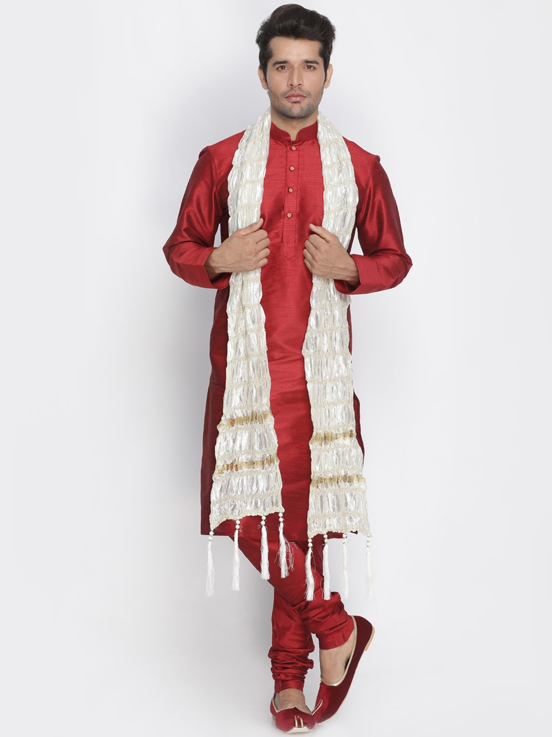 

VASTRAMAY Men Maroon & Off-White Silk Blend Kurta with Churidar & Dupatta