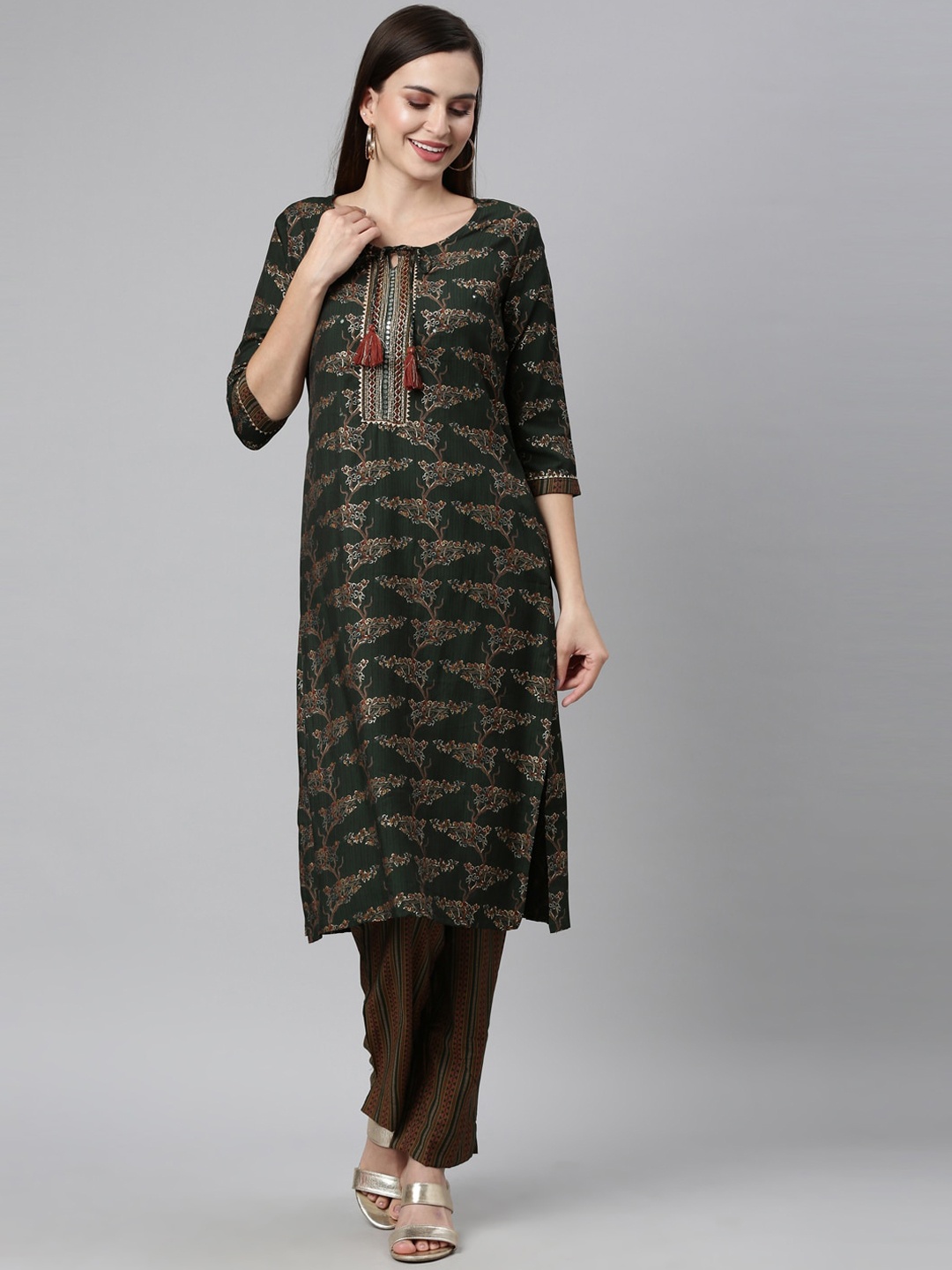 

Neerus Women Green Kurta with Trousers