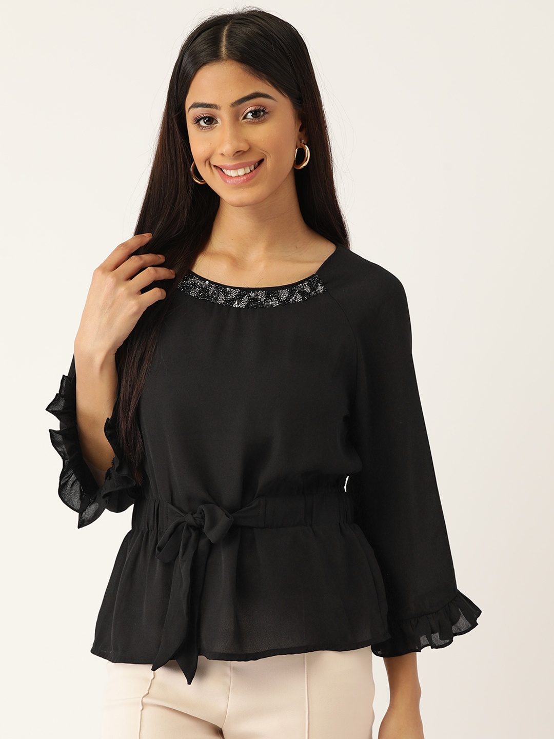 

Madame Black Solid Top With a Belt