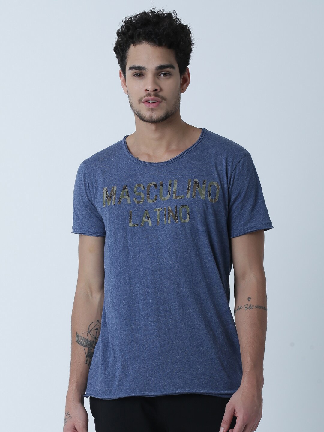 

Masculino Latino Men Blue & Olive Green Typography Printed Cotton T-shirt