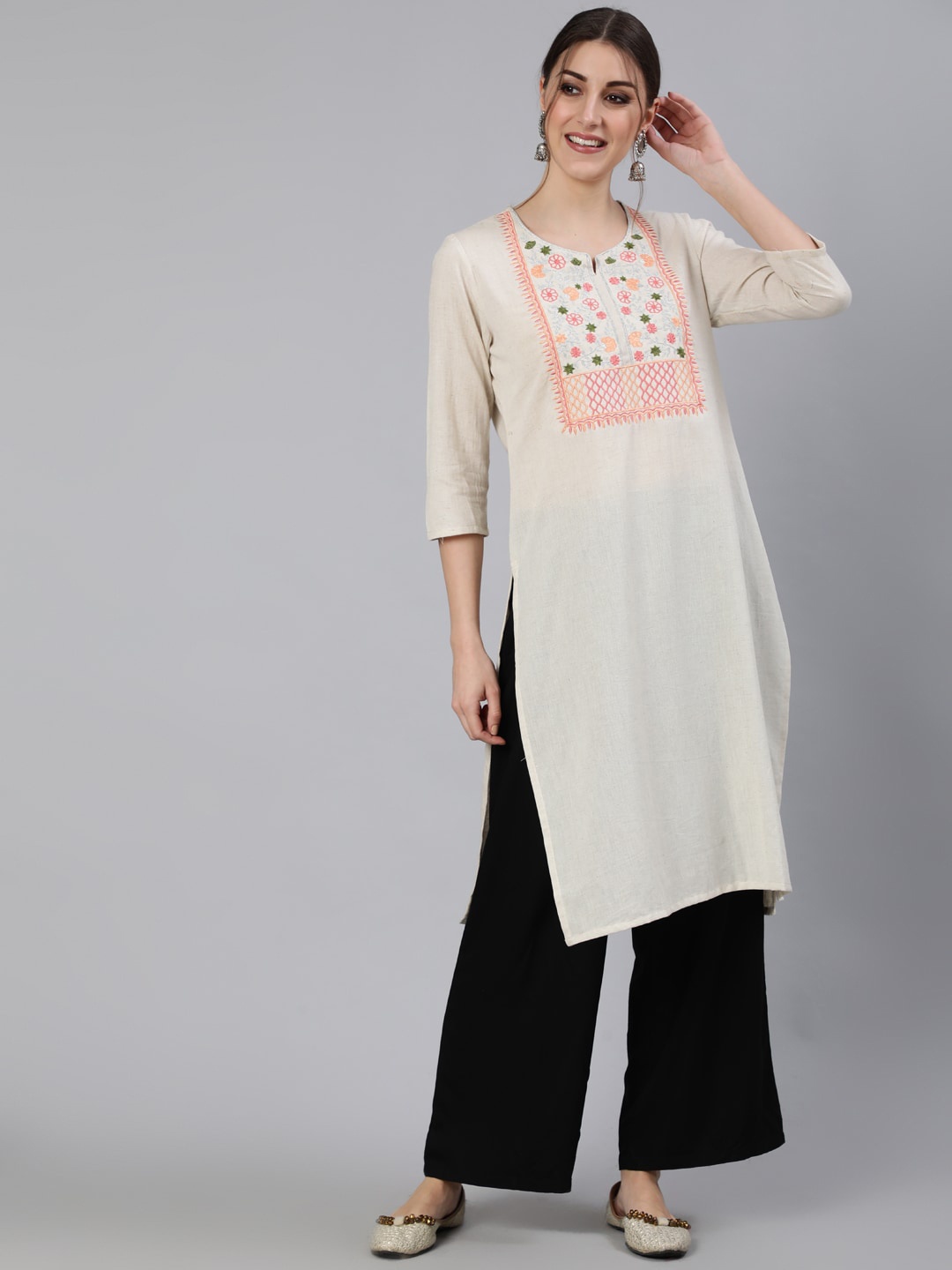 

Antaran Women Off White Thread Work Kurta