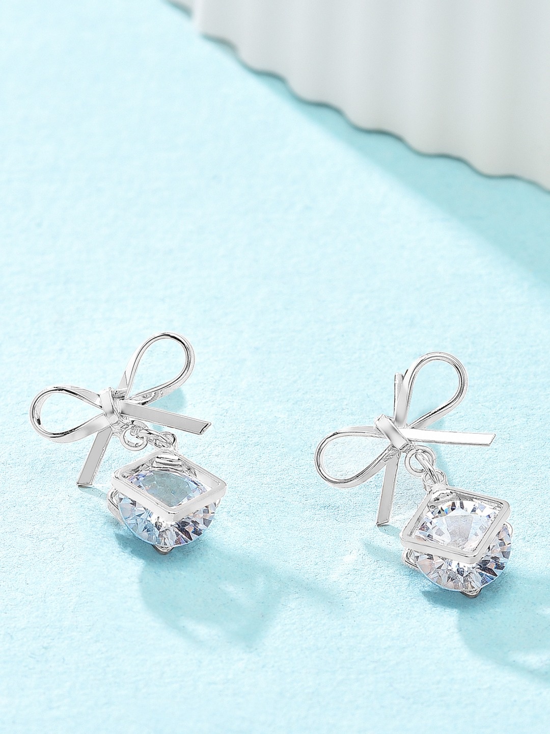 

AMI Silver-Toned Contemporary Drop Earrings