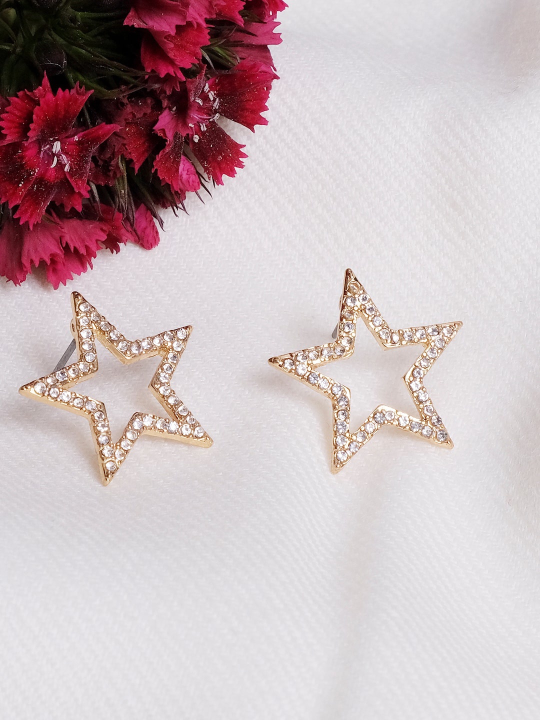 

Lilly & sparkle Gold-Toned Contemporary Gold-Plated Star Studs Earrings