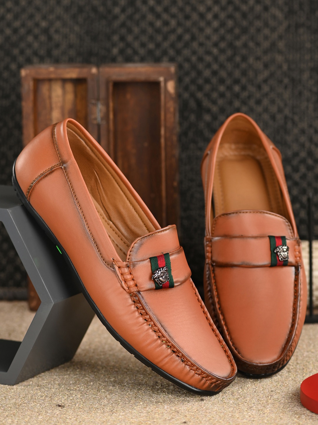 

mr wonker Men Tan Loafers