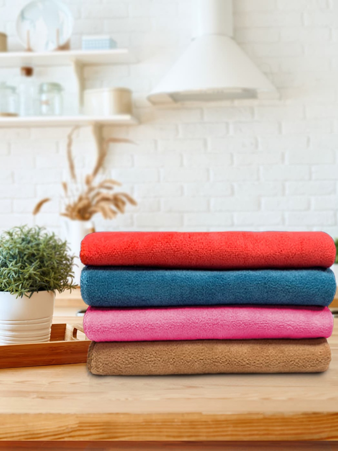 

Aura Set Of 4 Highly Absorbent Microfiber Cleaning Cloth, Assorted