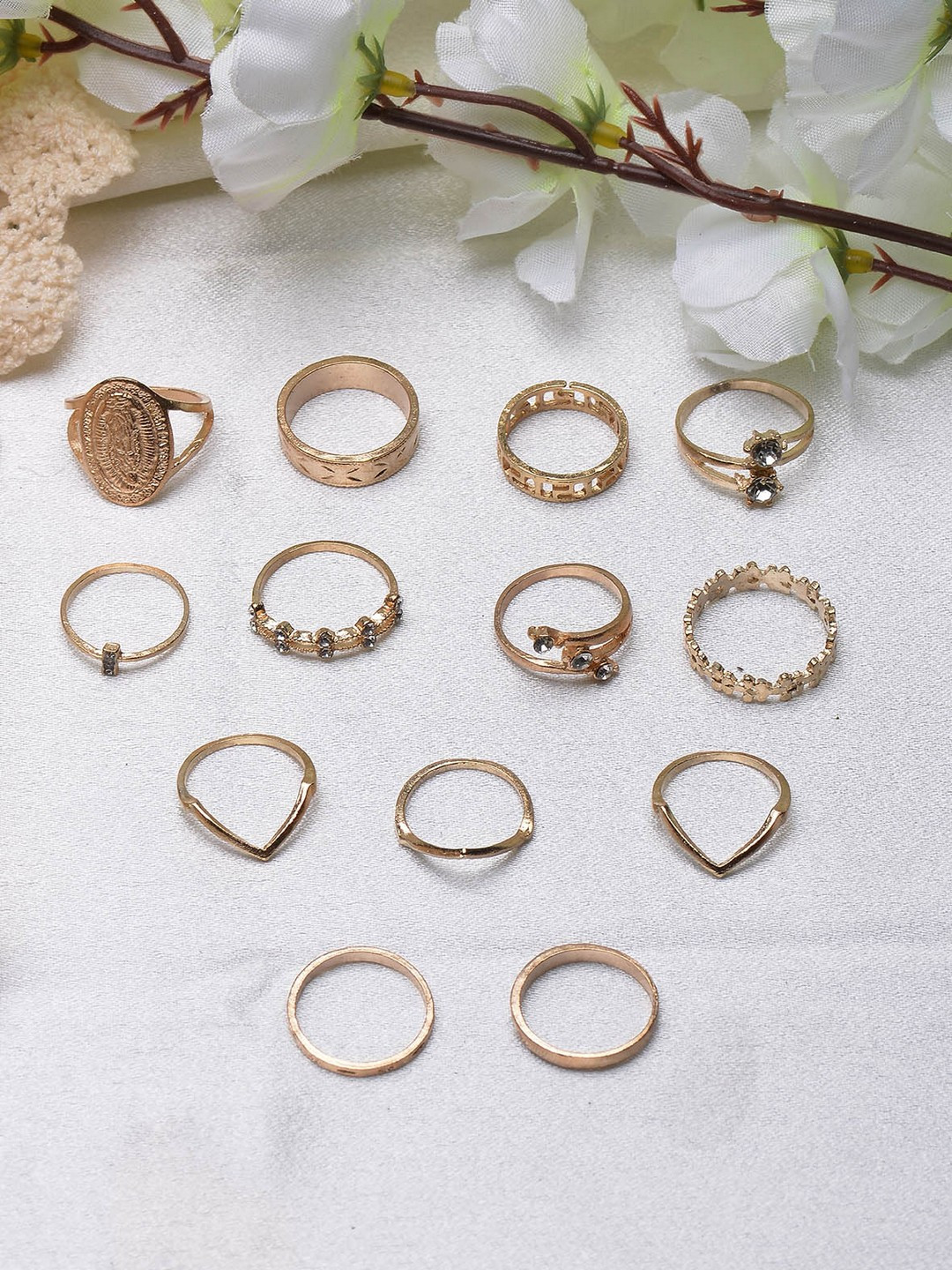

POPLINS Set of 13 Gold-Plated White Stone-Studded Finger Rings