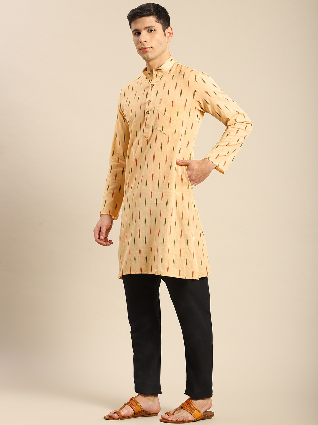 

RAJUBHAI HARGOVINDAS Men Cream-Coloured Handloom Kurta