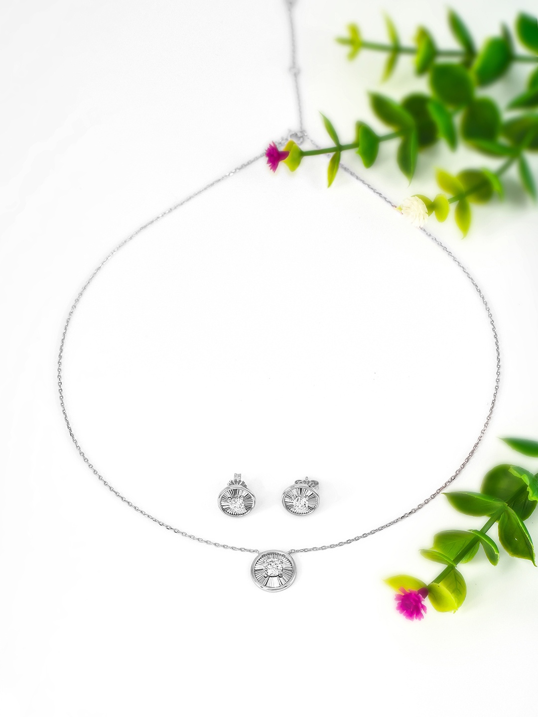 

SILBERRY Sterling Silver Stone Rim Nekclace Set With Studs
