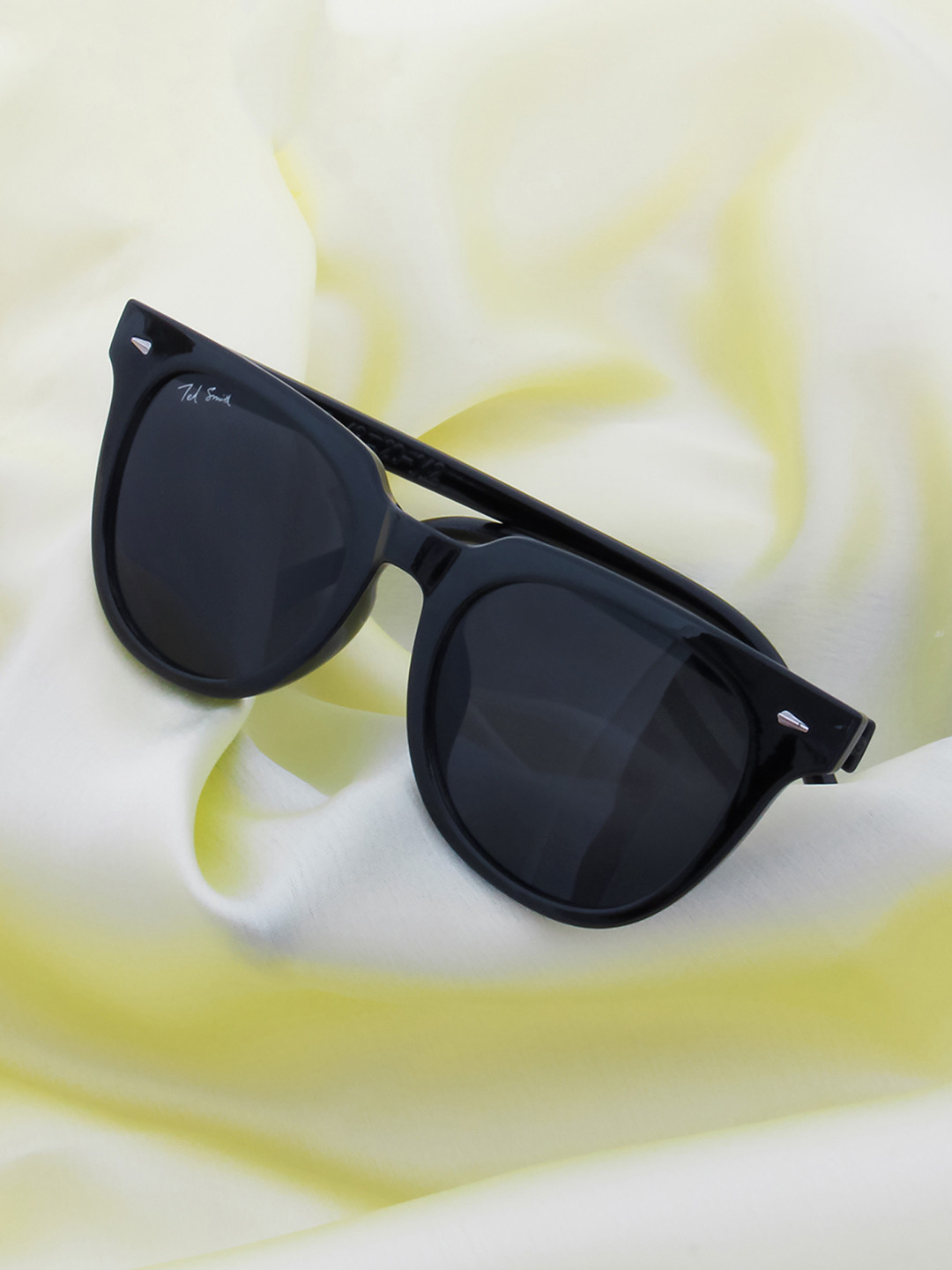 

Ted Smith Unisex Grey Lens & Black Wayfarer Sunglasses with UV Protected Lens