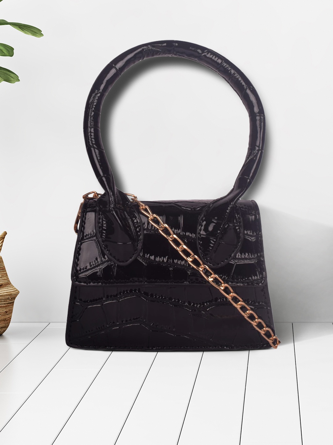 

Bagkok Black PU Structured Handheld Bag