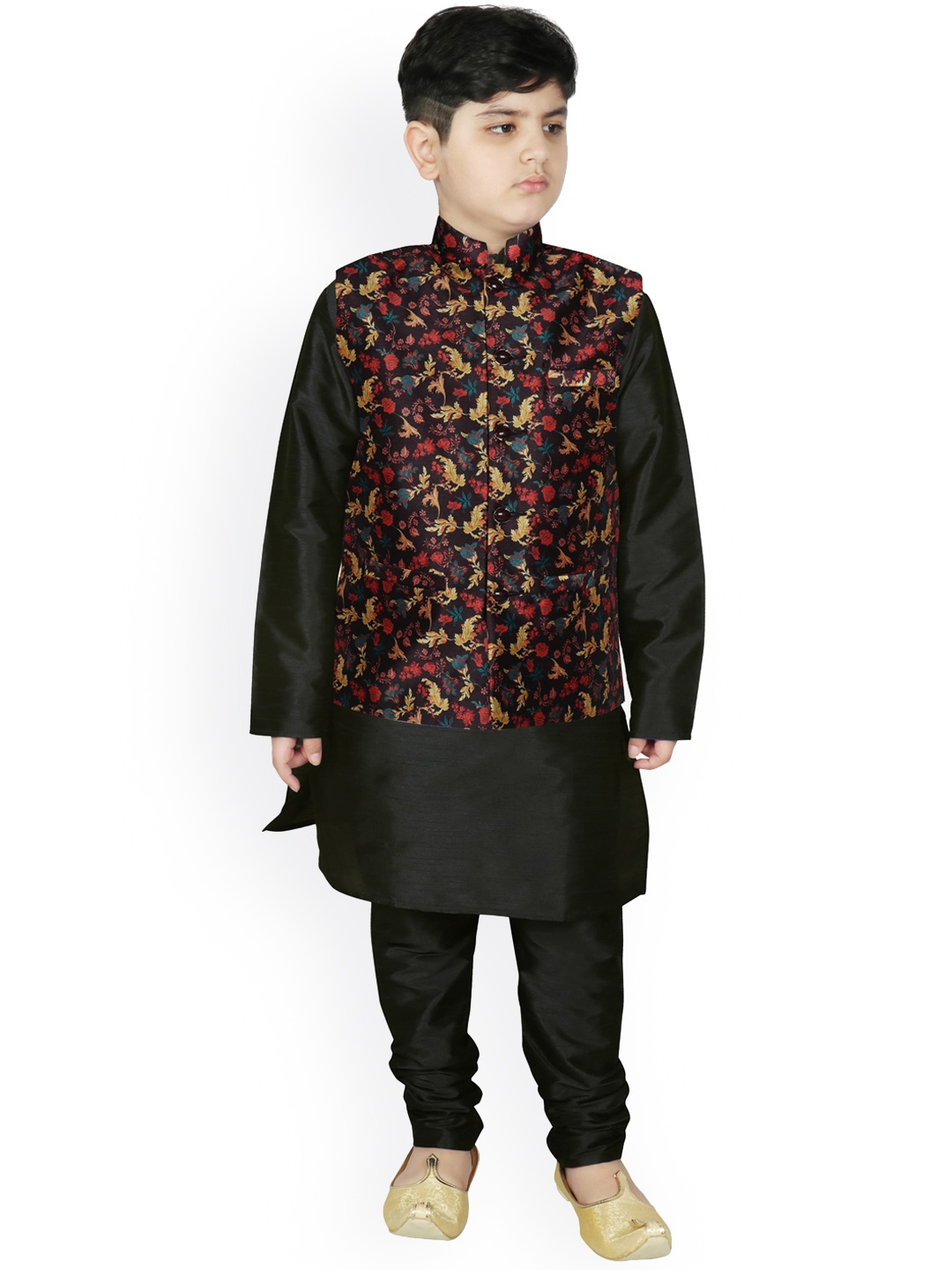 

SG YUVRAJ Boys Black Ethnic Motifs Raw Silk Kurta with Churidar