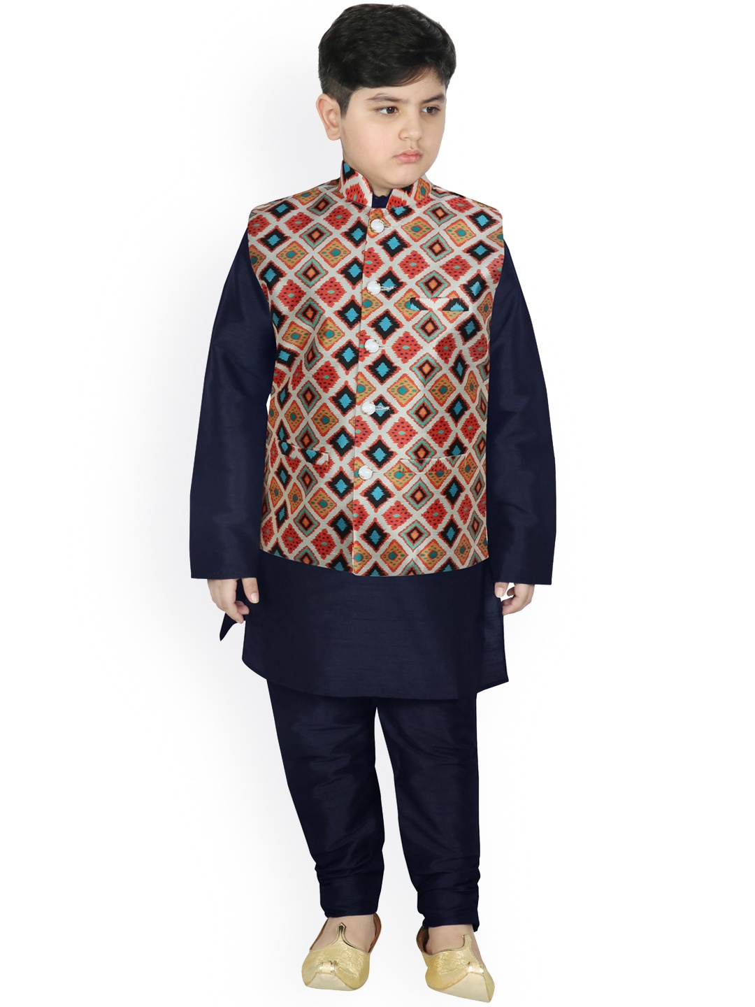 

SG YUVRAJ Boys Navy Blue Raw Silk Kurta with Churidar & Nehru Jacket