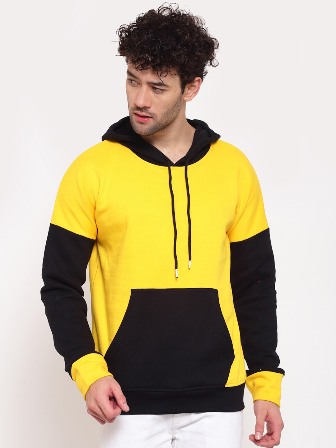 

PAUSE SPORT Men Yellow Colourblocked Antimicrobial Hooded Sweatshirt