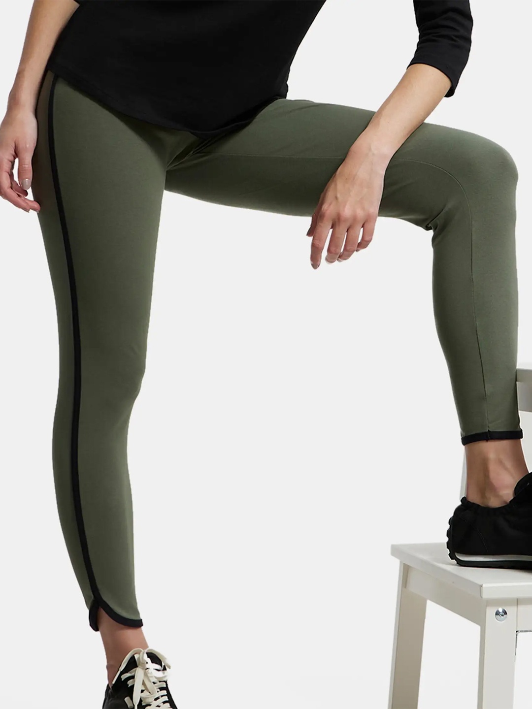 

Jockey Super Combed Cotton Stretch Leggings with Contrast Side Piping-AW73, Green