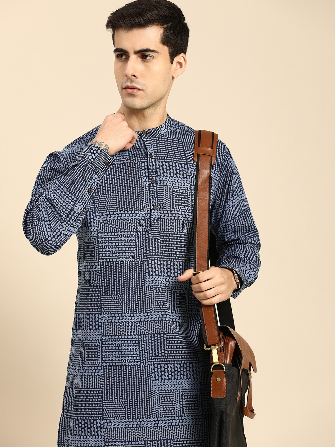 

Anouk Men Blue Geometric Printed Kurta