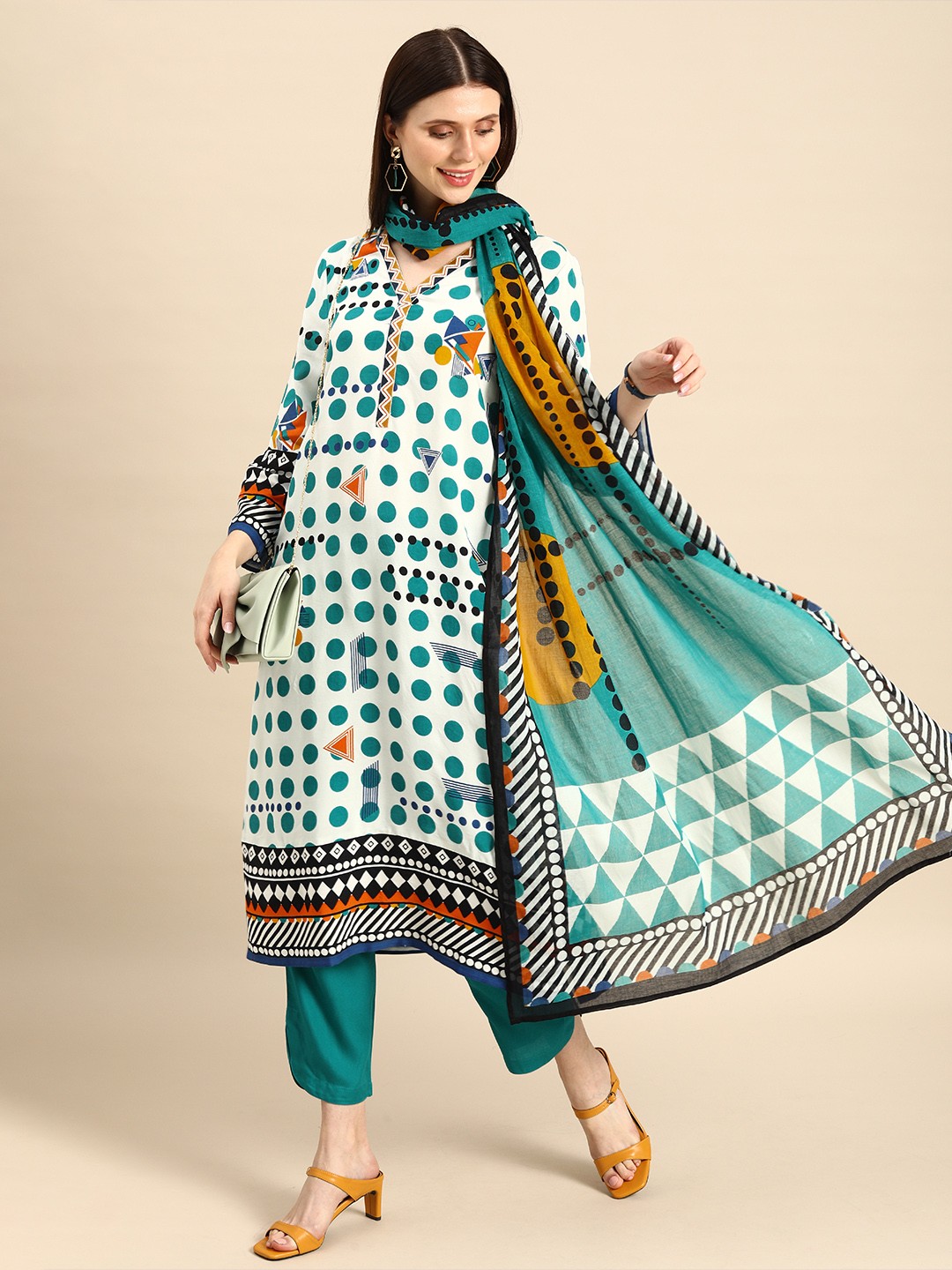 

Anouk Women White Printed Kurta with Trousers & With Dupatta