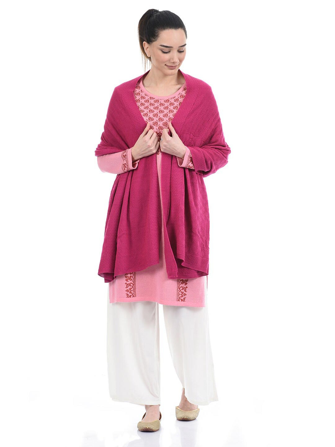 

American Eye Women Pink Acrylic Shrug