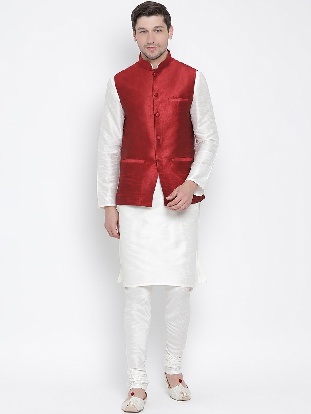 

VASTRAMAY Men Cream-Coloured Solid Kurta With Churidar & Nehru Jacket