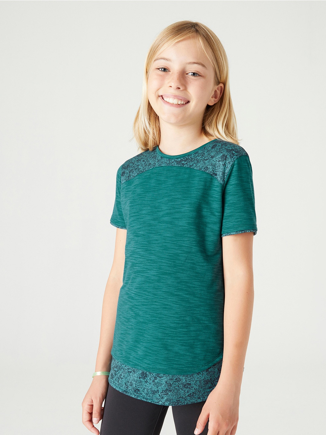 

Domyos By Decathlon Girls Green Printed Double T-shirt