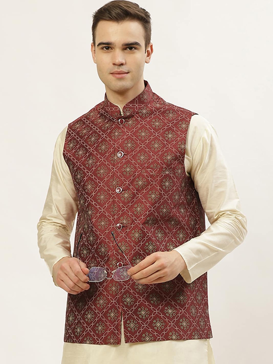 

Jompers Men Maroon Printed Waistcoat