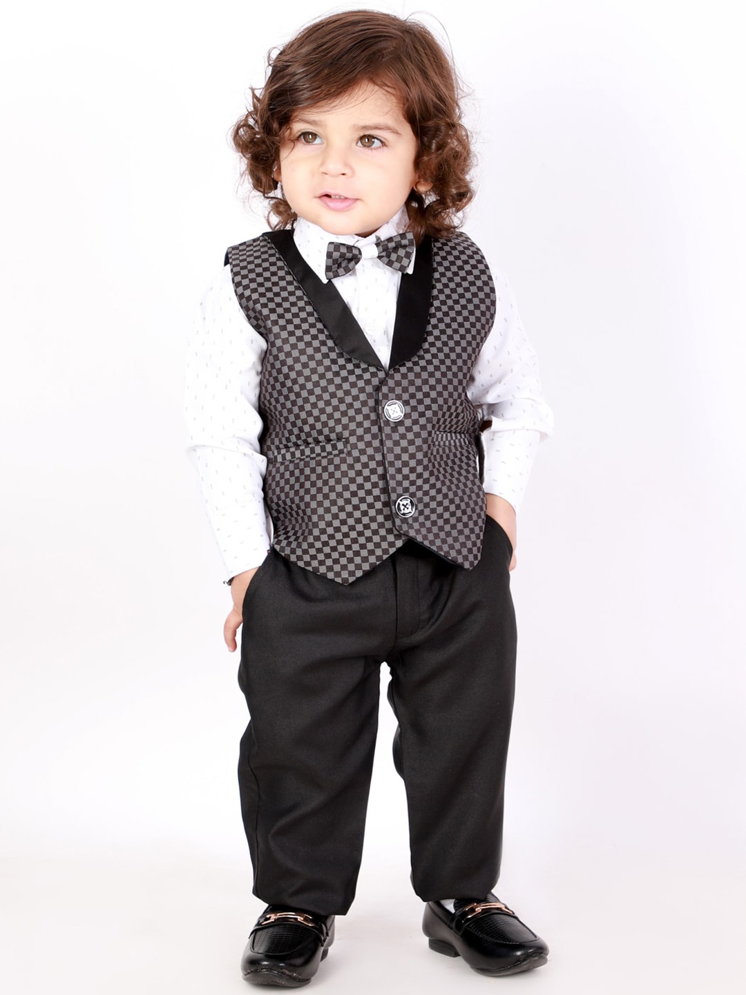 

KID1 Boys Black & Grey Checked Party Wear suit with bow-tie