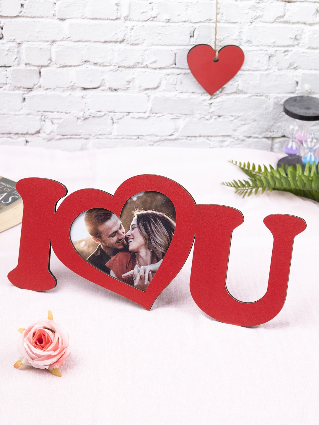 

MARKET99 Red Heart Shape Photo Frame Tabletop Gift Set