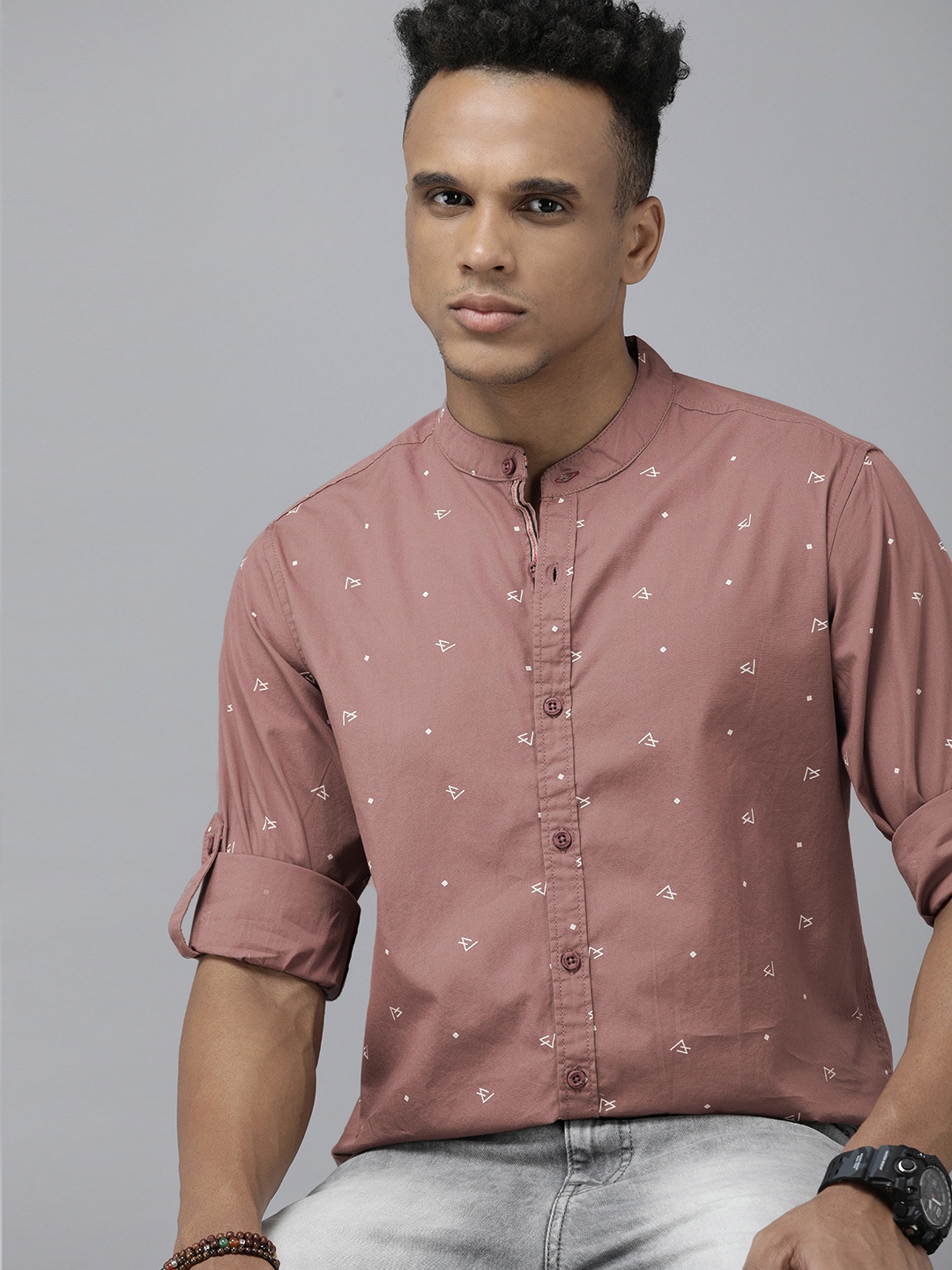 

The Roadster Lifestyle Co Men Mauve Printed Pure Cotton Casual Shirt