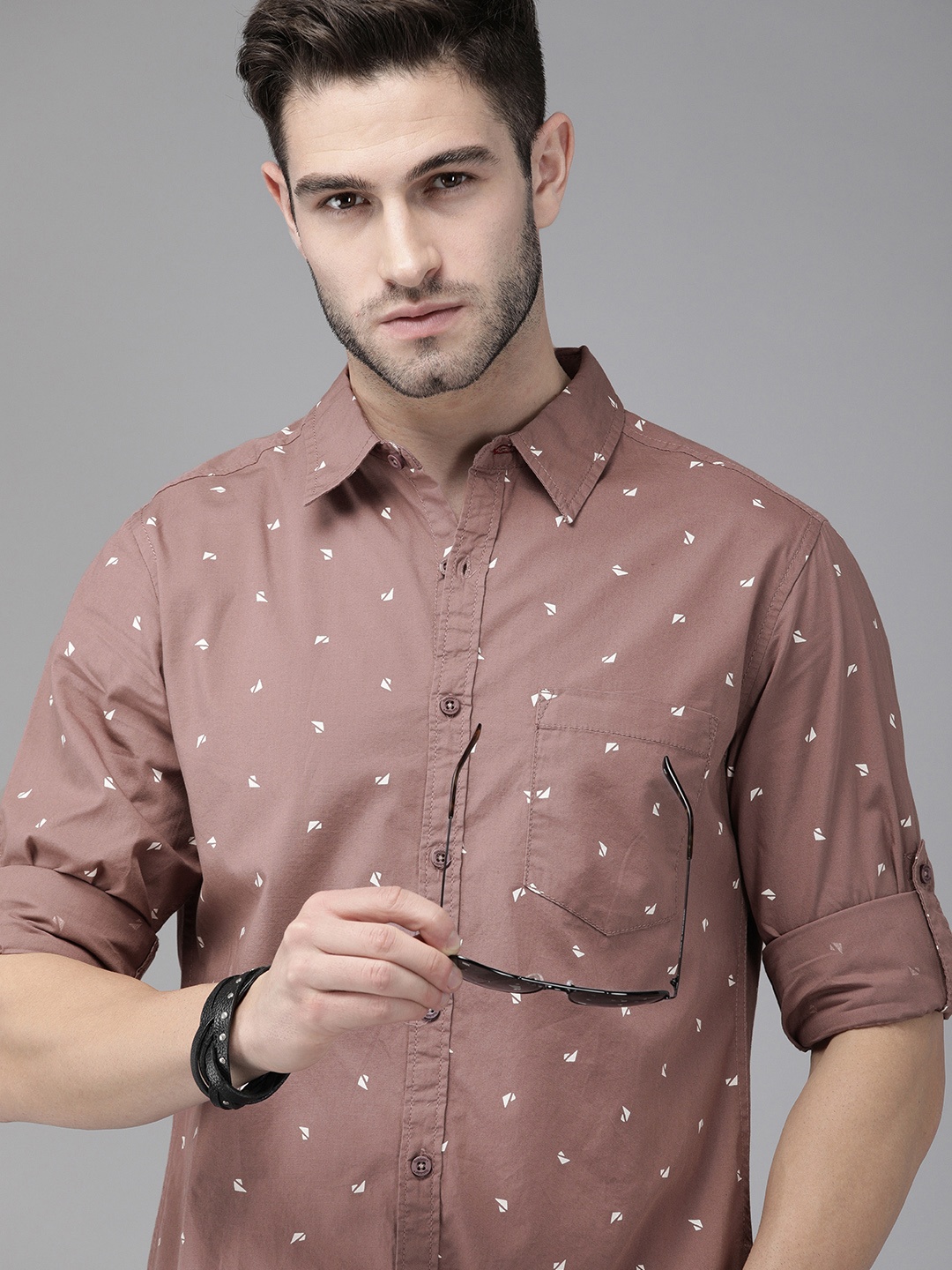 

The Roadster Lifestyle Co Men Mauve & White Printed Pure Cotton Casual Shirt