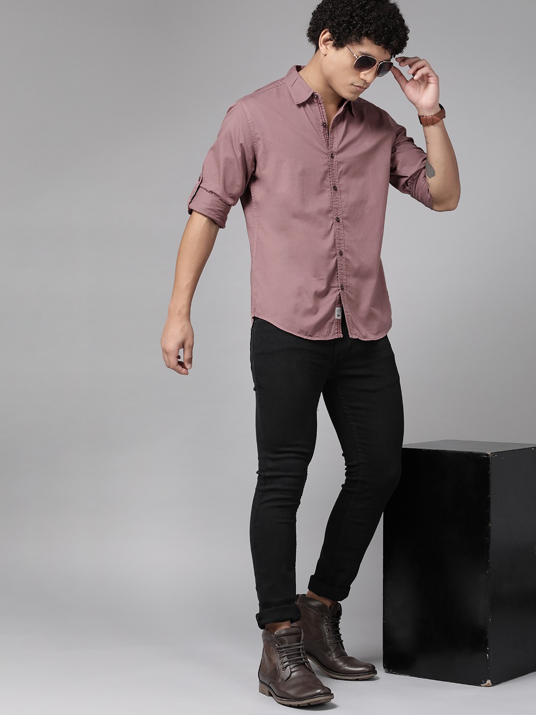 

The Roadster Lifestyle Co. Men Pure Cotton Casual Shirt, Mauve