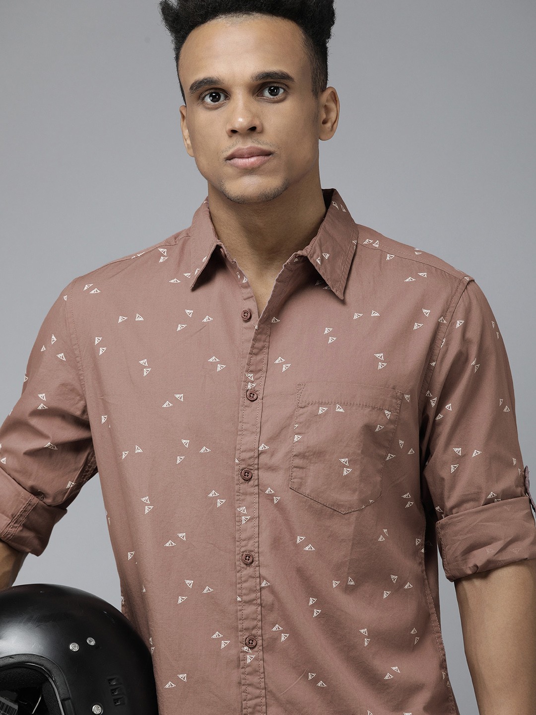 

The Roadster Lifestyle Co. Men Mauve & White Printed Pure Cotton Casual Shirt