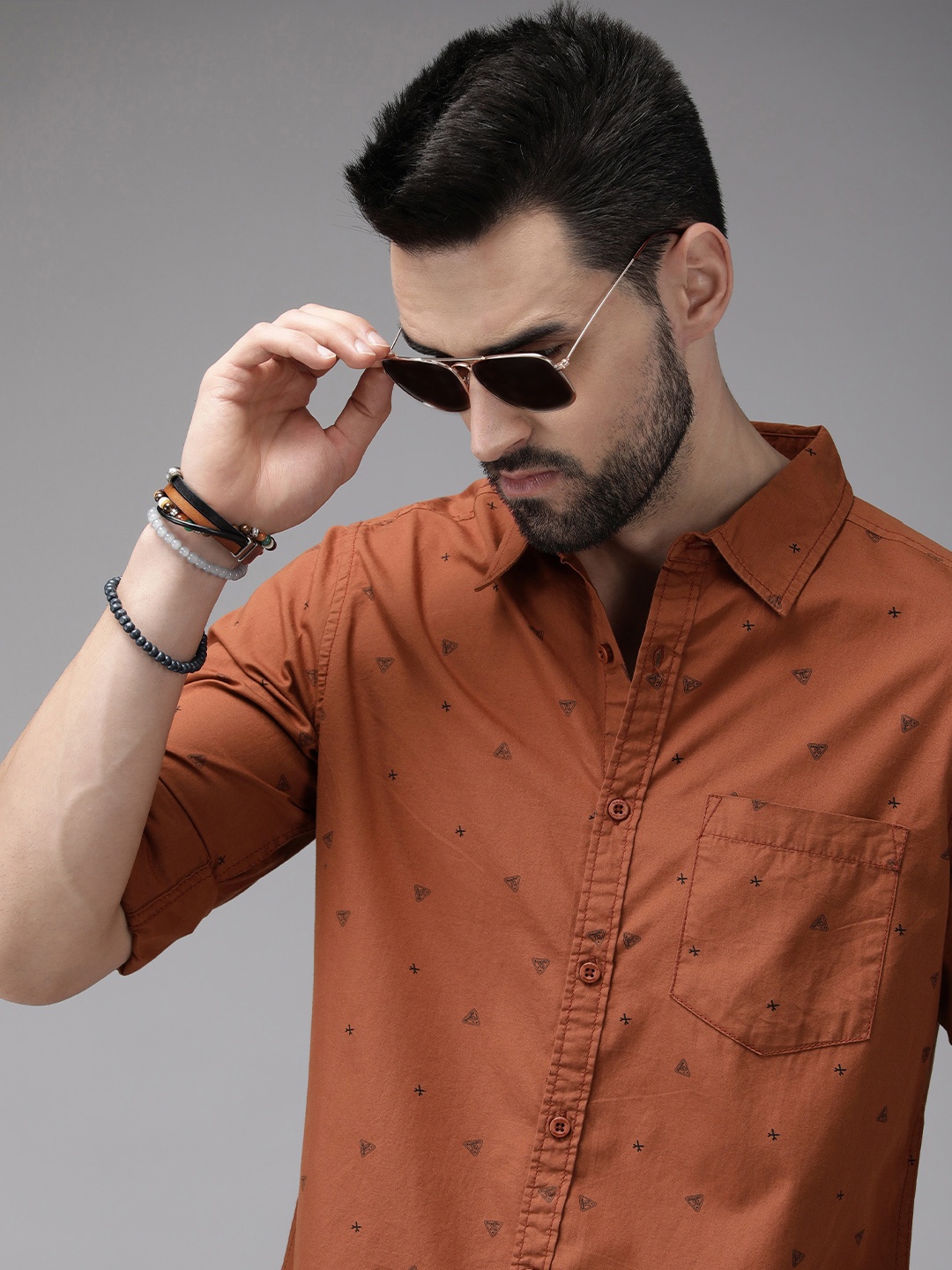 

The Roadster Lifestyle Co. Men Brown Conversational Printed Slim Fit Pure Cotton Shirt