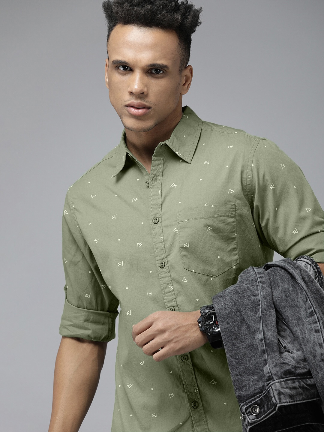 

Roadster Men Green Printed Casual Shirt