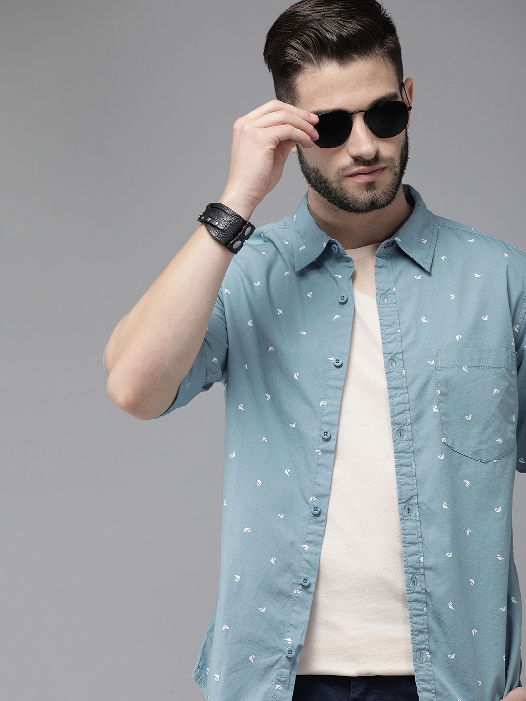 

Roadster Men Blue Printed Roll-Up Sleeves Casual Shirt