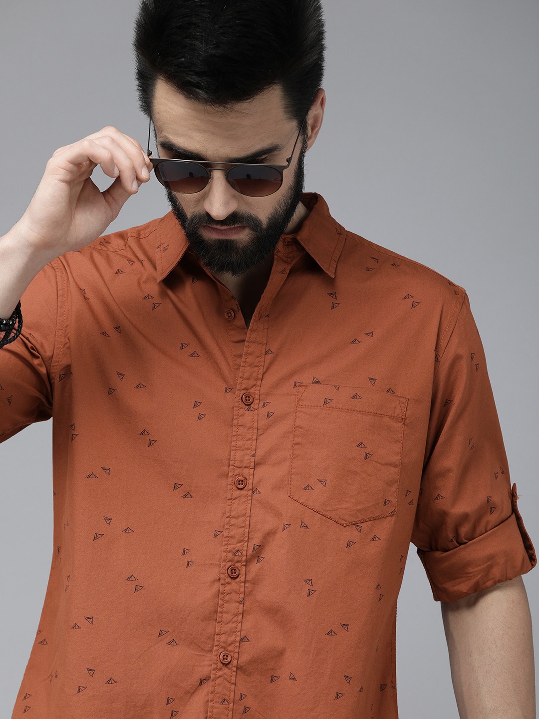 

The Roadster Lifestyle Co Men Rust Brown Printed Pure Cotton Casual Shirt