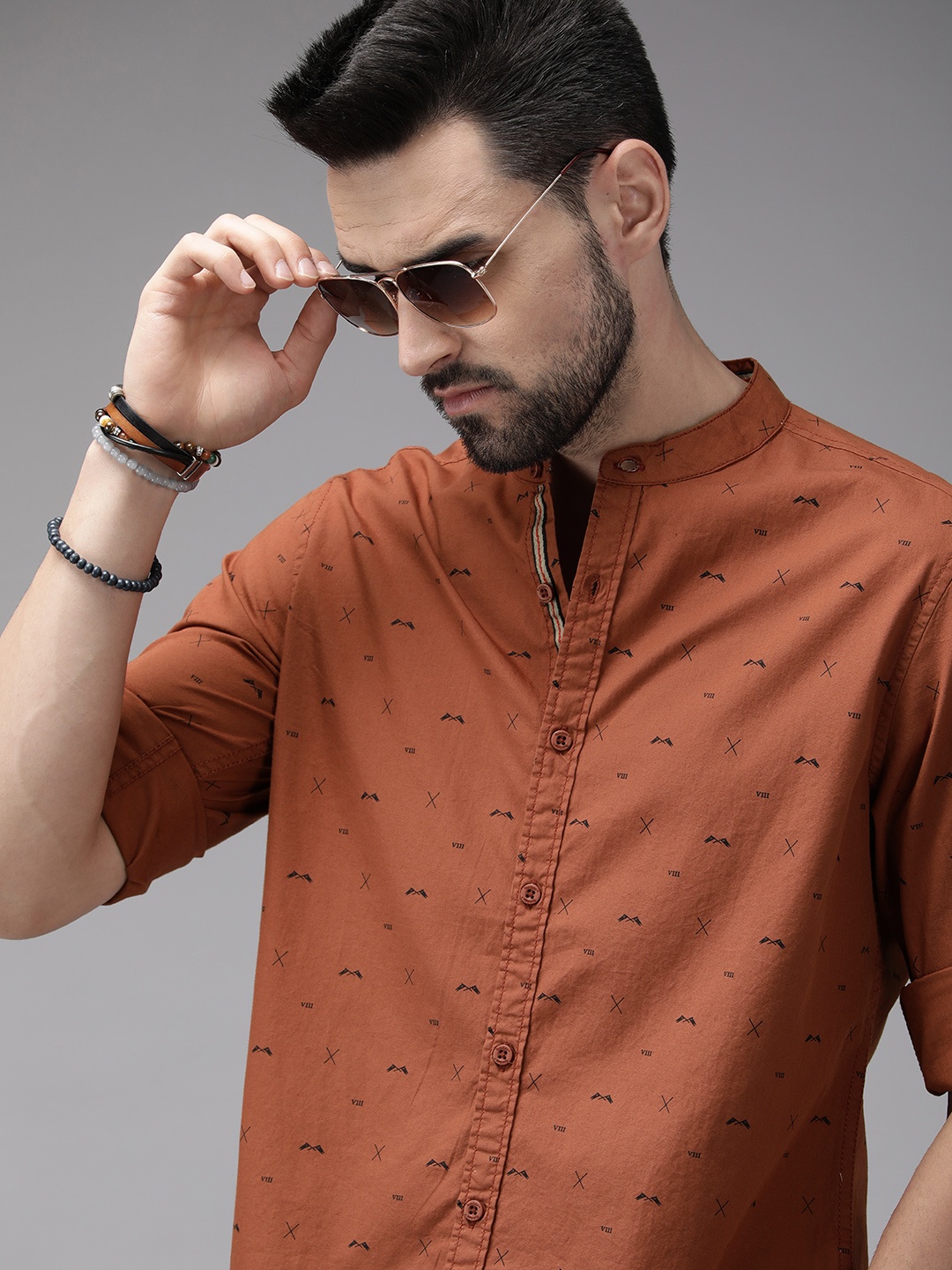 

The Roadster Lifestyle Co. Men Brown Conversational Printed Slim Fit Pure Cotton Shirt