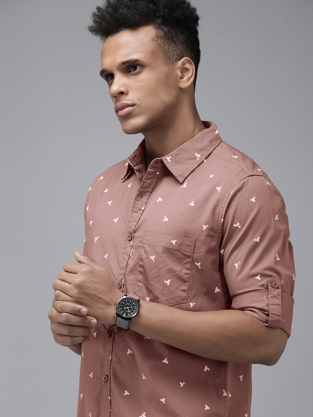 

The Roadster Lifestyle Co Men Mauve &White Printed Pure Cotton Casual Shirt