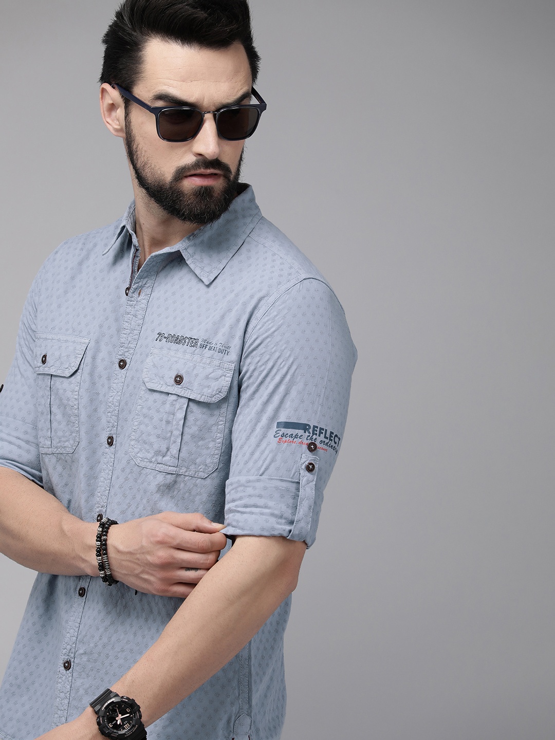 

The Roadster Lifestyle Co. Men Blue Solid Pure Cotton Casual Shirt