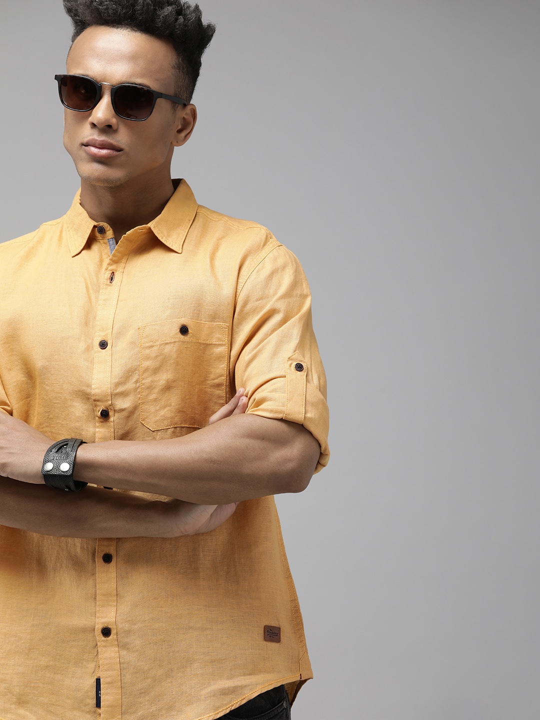 

The Roadster Lifestyle Co. Men Yellow Solid Roll-Up Sleeves Casual Shirt