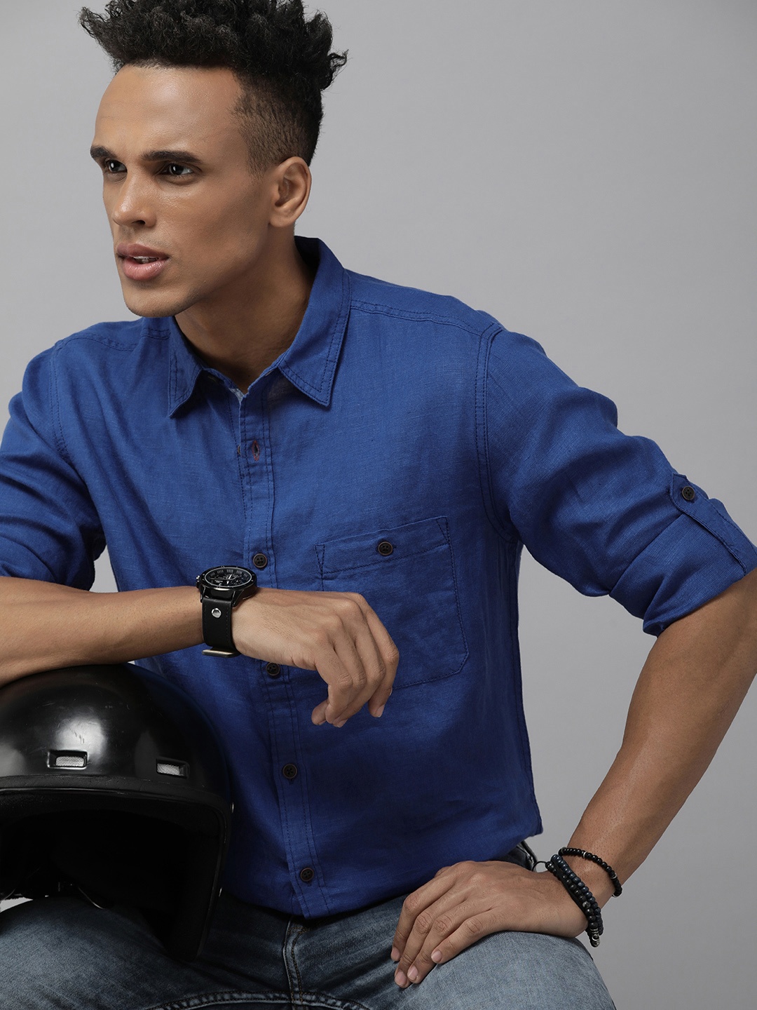 

Roadster Men Blue Solid Linen Casual Shirt