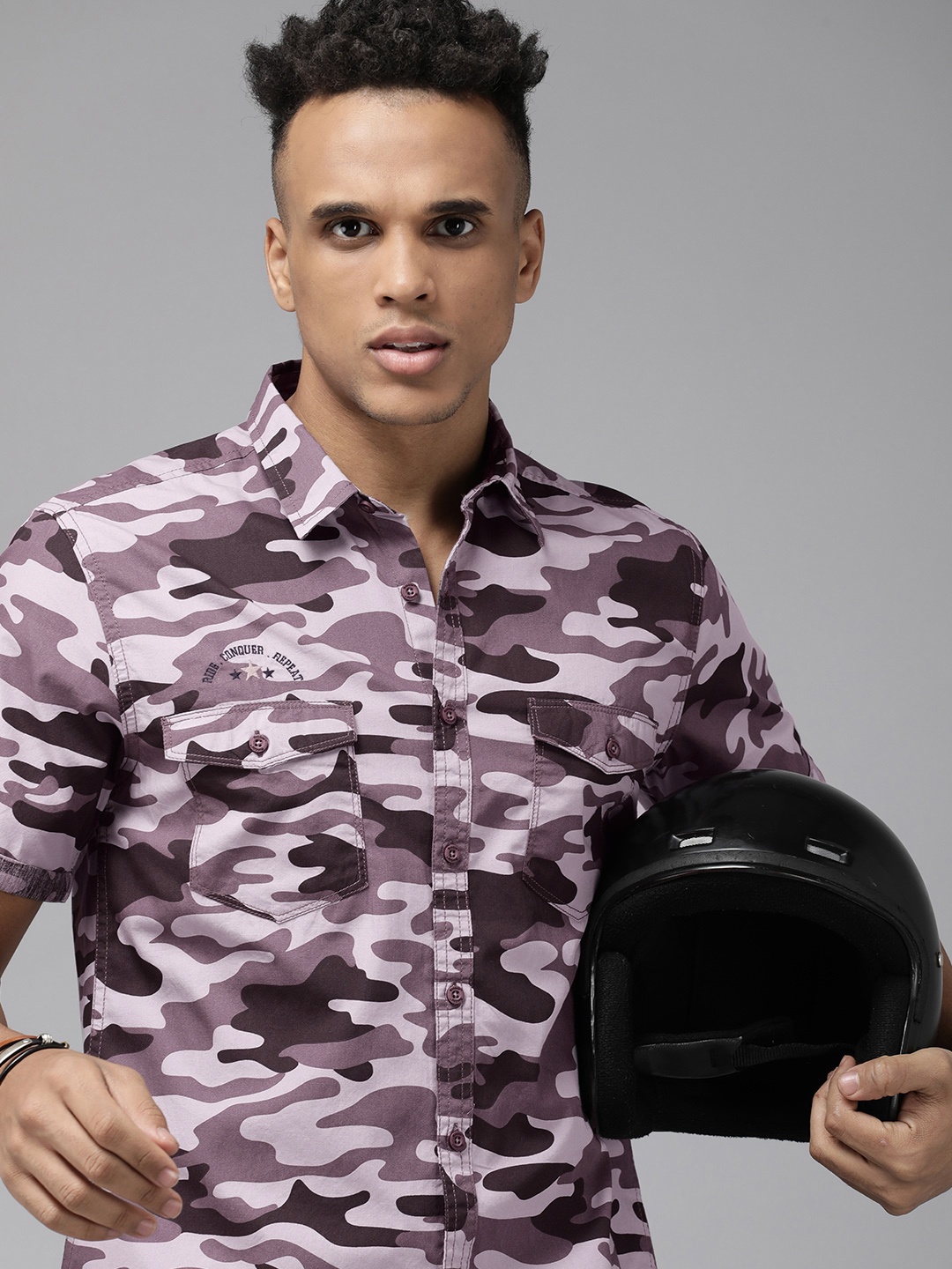 

The Roadster Lifestyle Co Men Brown Camouflage Printed Pure Cotton Casual Shirt