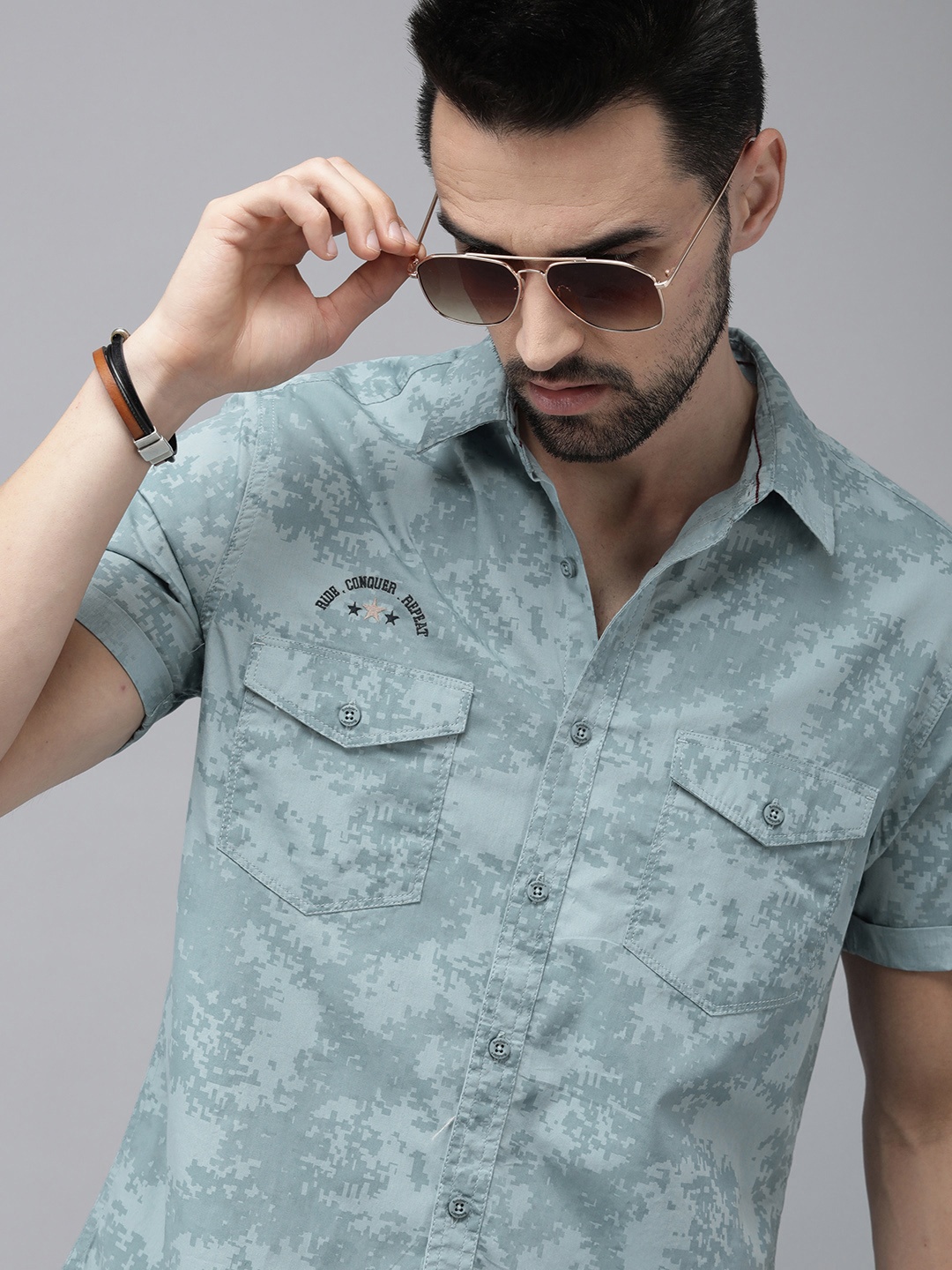 

The Roadster Lifestyle Co Men Blue Printed Pure Cotton Casual Shirt