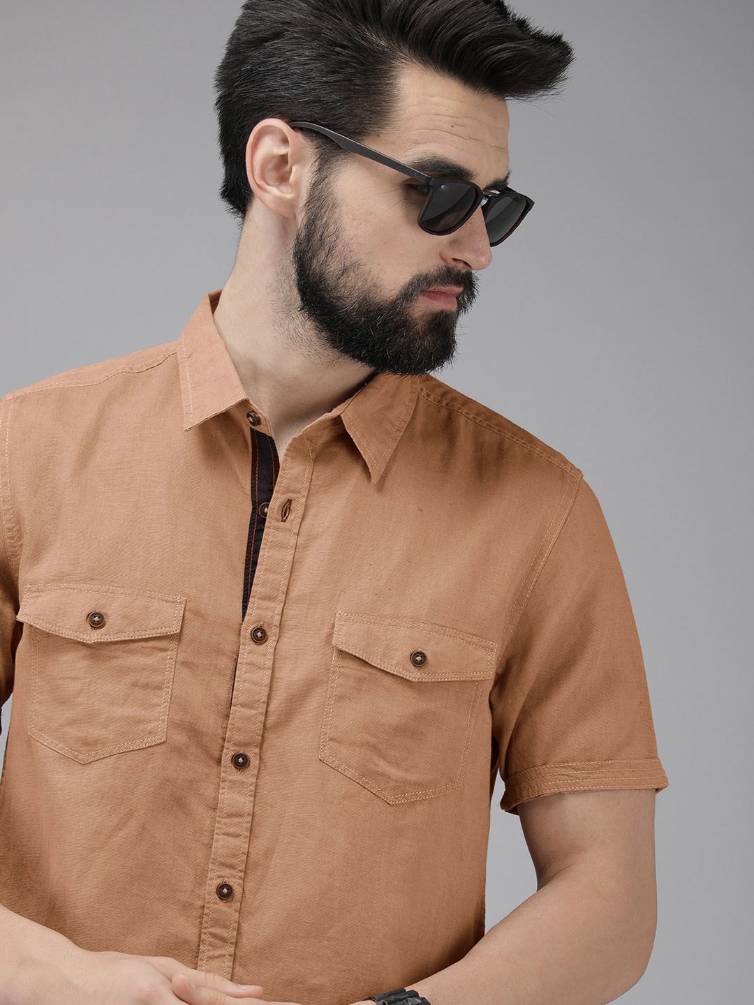 

The Roadster Lifestyle Co Men Brown Casual Shirt