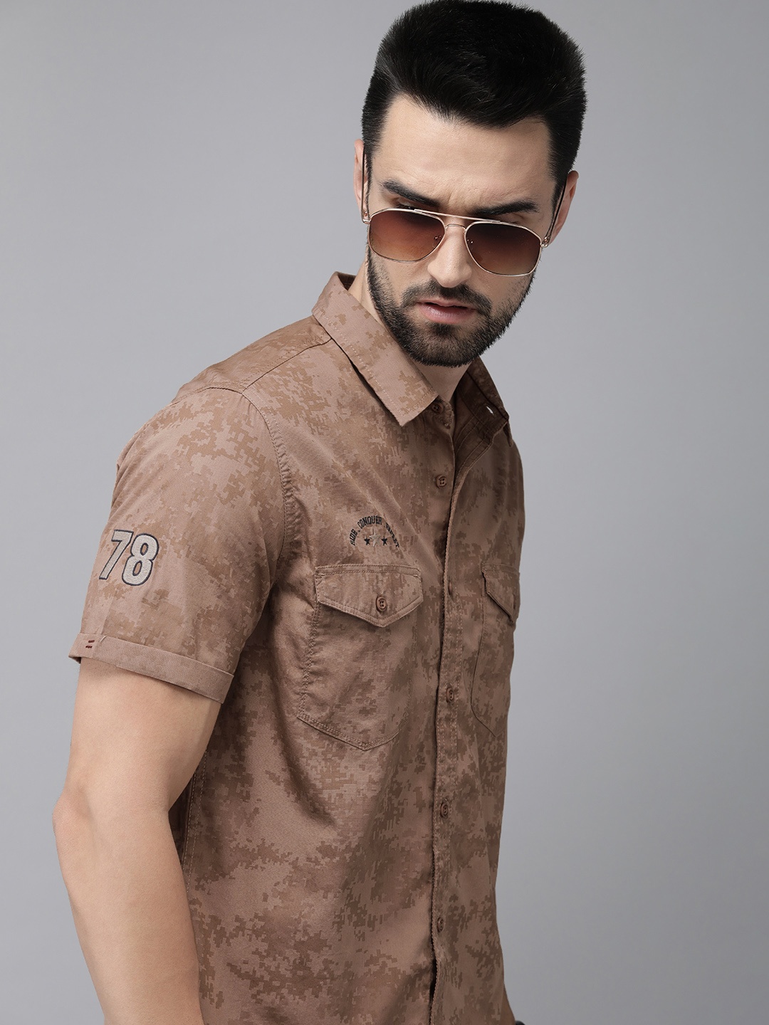 

The Roadster Lifestyle Co Men Brown Printed Pure Cotton Casual Shirt