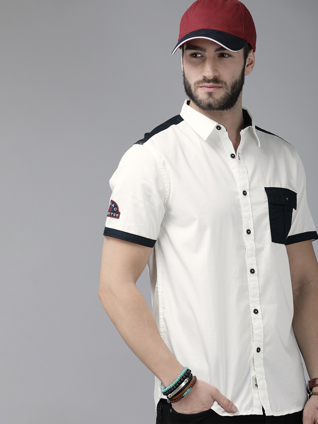 The Roadster Lifestyle Co Men White & Navy Blue Colourblocked Casual Pure Cotton Shirt