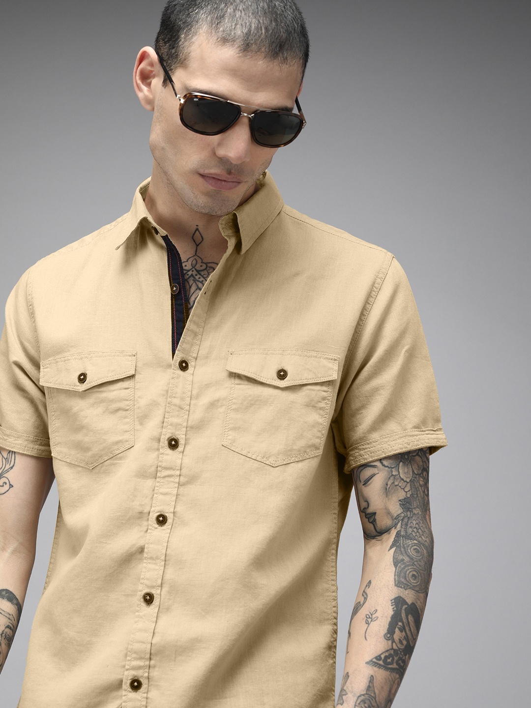 

The Roadster Lifestyle Co Men Beige Casual Shirt