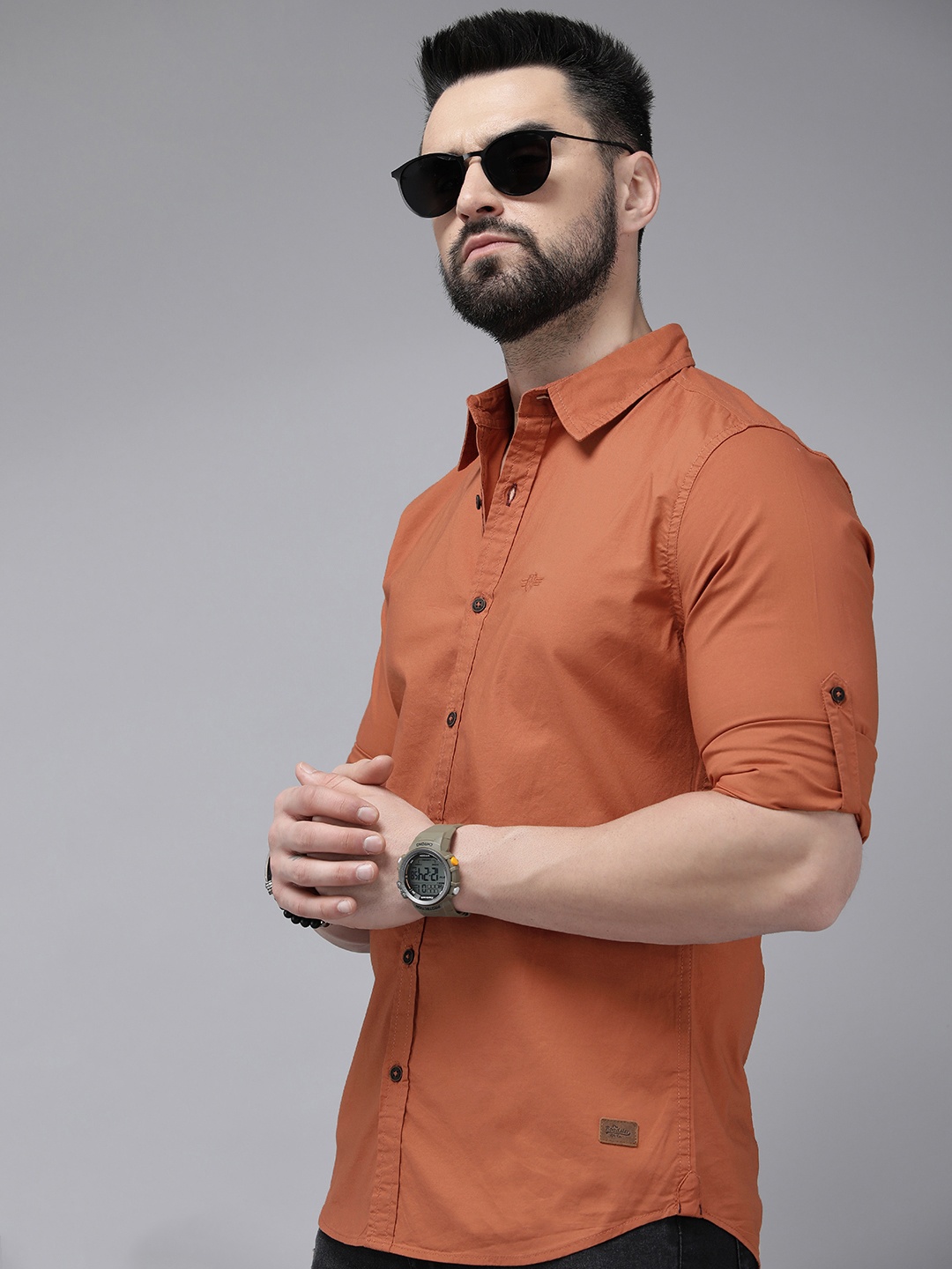 

The Roadster Lifestyle Co. Men Solid Slim Fit Casual Shirt, Rust